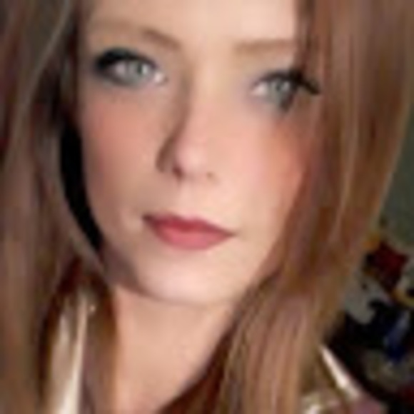 Meet your Posher, Amanda - Picture 1 of 1